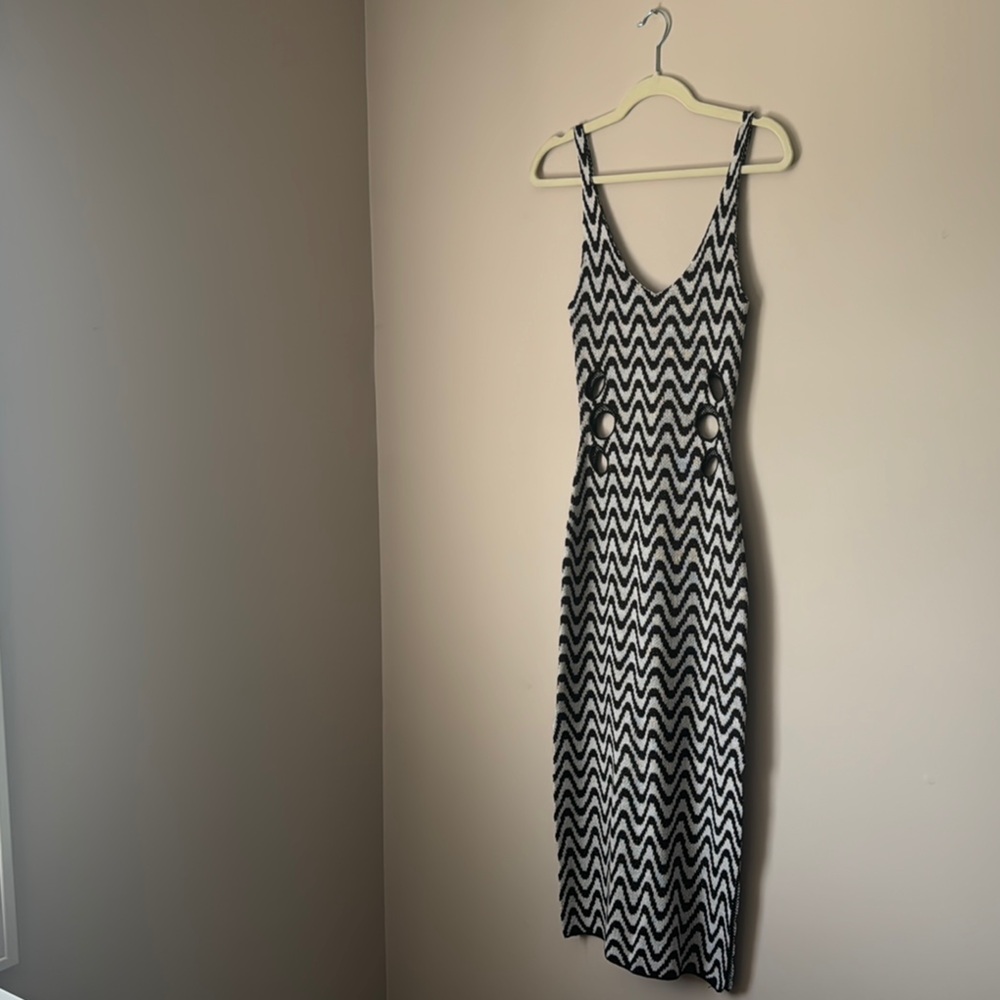 H&M Black and White Knit Midi Dress
